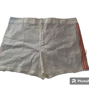 NWOT Trina Turk X INC White Linen Blend 3" Shorts With Orange/Pink Embroidery